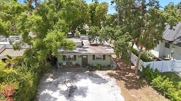 1824 WEBBER ST, Sarasota, FL 34239