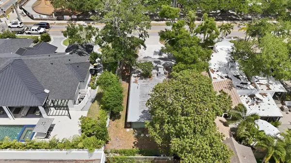 1824 WEBBER ST, Sarasota, FL 34239