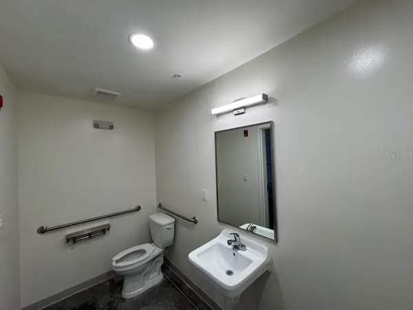 5421 COMMUNICATIONS Pkwy #40, Lakewood Ranch, FL 34240