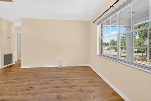 4507 9TH ST W #D6, Bradenton, FL 34207