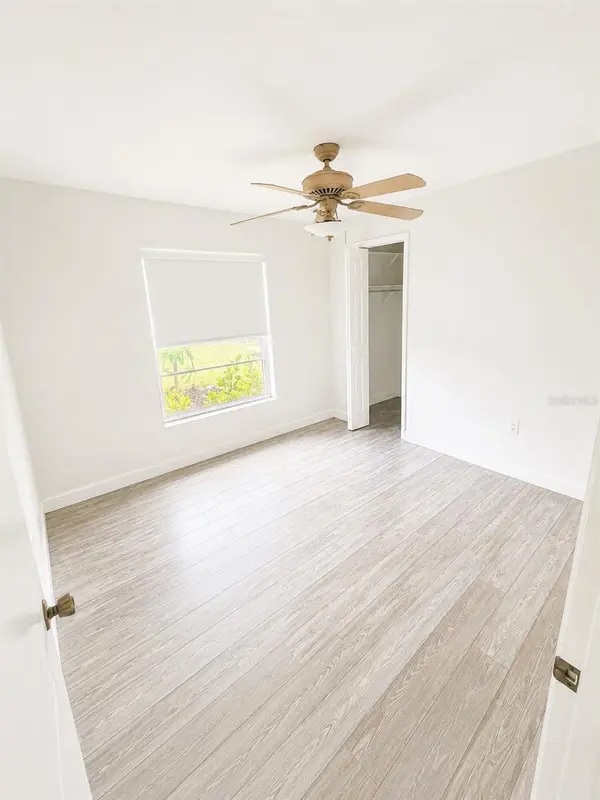 2428 LINWOOD DR, Sarasota, FL 34232
