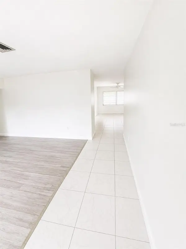 2428 LINWOOD DR, Sarasota, FL 34232