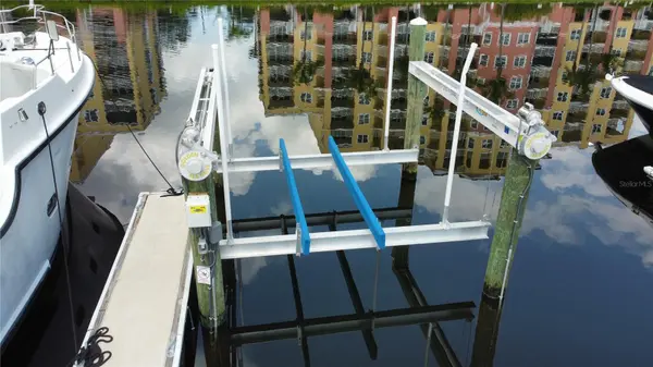 102 RIVIERA DUNES WAY #S-88, Palmetto, FL 34221