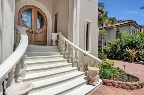 1372 HARBOR DR, Sarasota, FL 34239