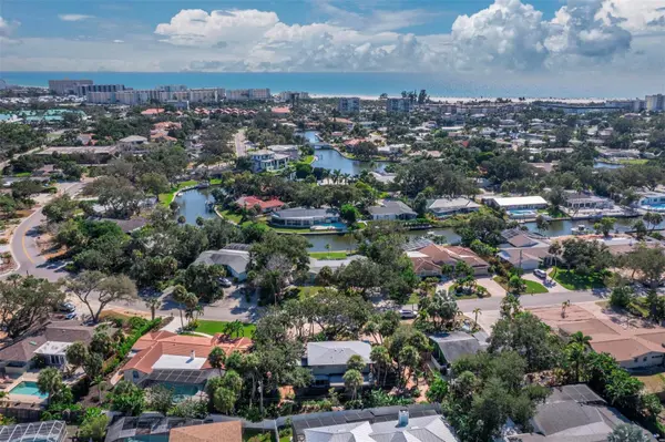 5451 SHADOW LAWN DR, Sarasota, FL 34242