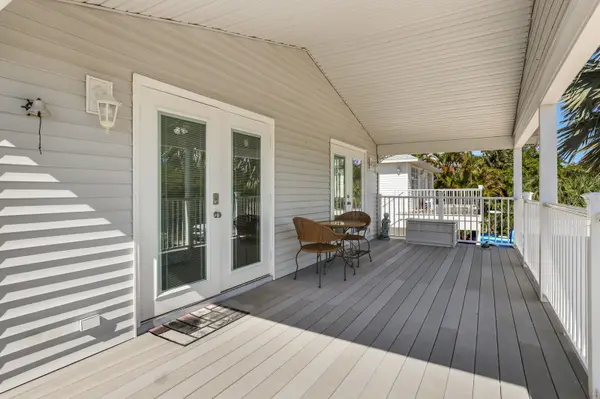 2804 AVENUE C, Holmes Beach, FL 34217