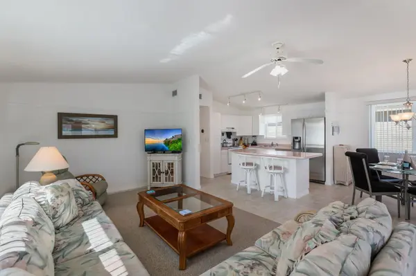 2804 AVENUE C, Holmes Beach, FL 34217