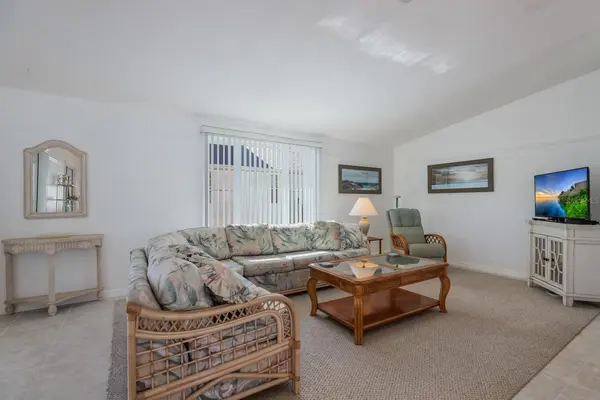 2804 AVENUE C, Holmes Beach, FL 34217