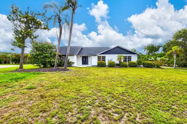 1420 MACKINTOSH BLVD, Nokomis, FL 34275