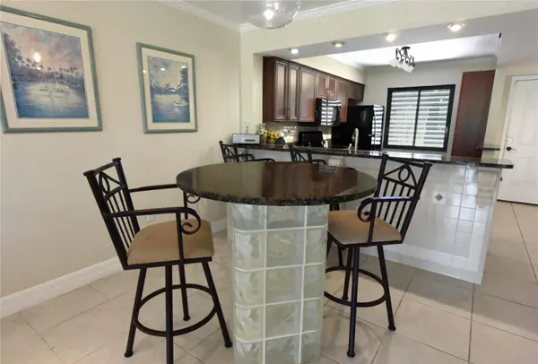 5231 LAKE VILLAGE DR #27, Sarasota, FL 34235
