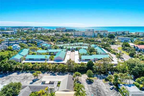 5683 MIDNIGHT PASS RD #105, Sarasota, FL 34242