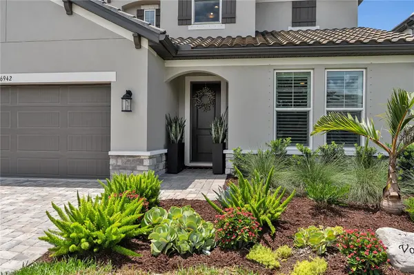 16942 SAVORY MIST CIR, Bradenton, FL 34211