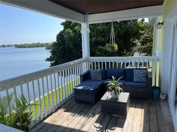205 POMPANO DR SE #D, St Petersburg, FL 33705