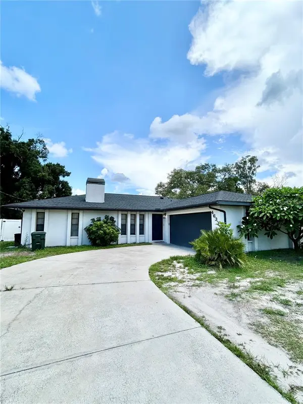 4633 BROOKSDALE DR, Sarasota, FL 34232