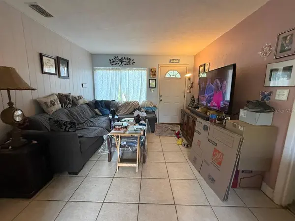 1032 NE 20TH AVE, Gainesville, FL 32609