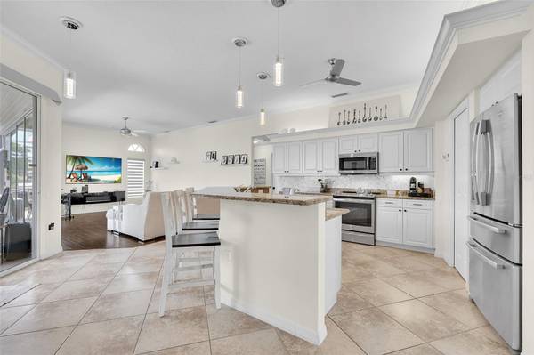 6817 CORRAL CIR, Sarasota, FL 34243