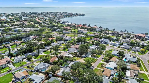 1737 COLORADO AVE NE, St Petersburg, FL 33703