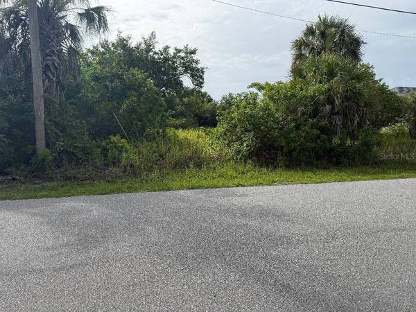 458 LOMOND DR, Port Charlotte, FL 33953