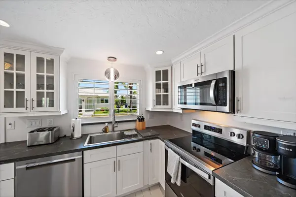 706 SPANISH DR S, Longboat Key, FL 34228