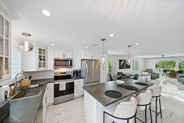 706 SPANISH DR S, Longboat Key, FL 34228