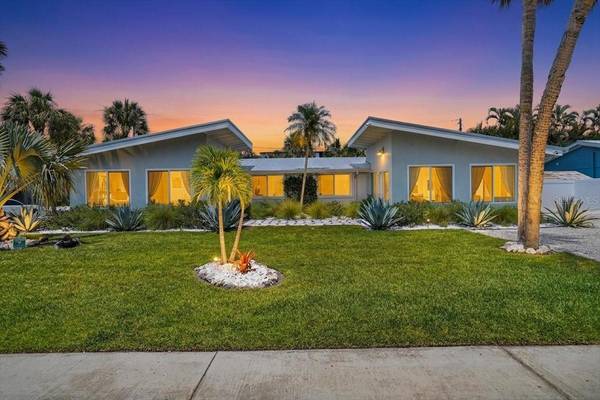 6203 HOLMES BLVD, Holmes Beach, FL 34217