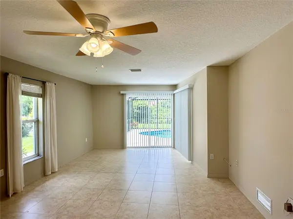 5024 SOUTHERN PINE CIR, Venice, FL 34293