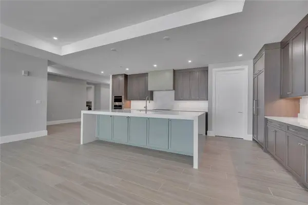 70 AVENIDA VENECCIA #202, Sarasota, FL 34242