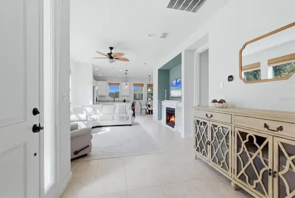 11474 ROLLING GREEN DR, Bradenton, FL 34211