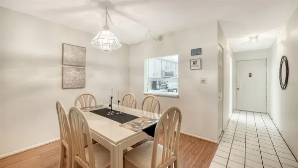 2260 STICKNEY POINT RD #324, Sarasota, FL 34231