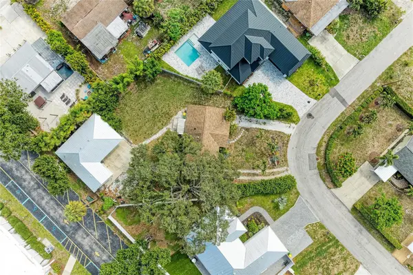 1300 LOMA LINDA CT, Sarasota, FL 34239