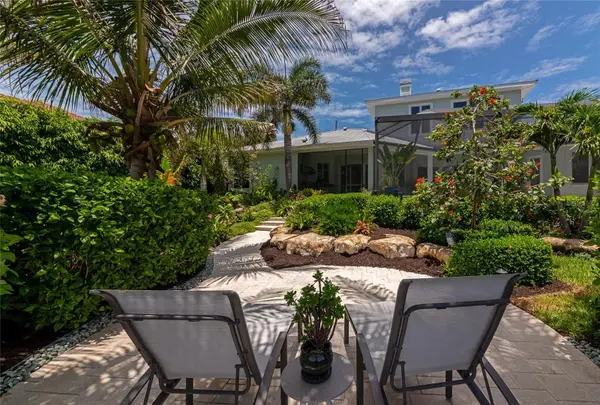 7631 COVE TER, Sarasota, FL 34231