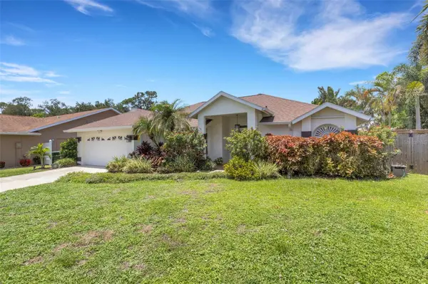 2426 ICECAPADE DR, Sarasota, FL 34240