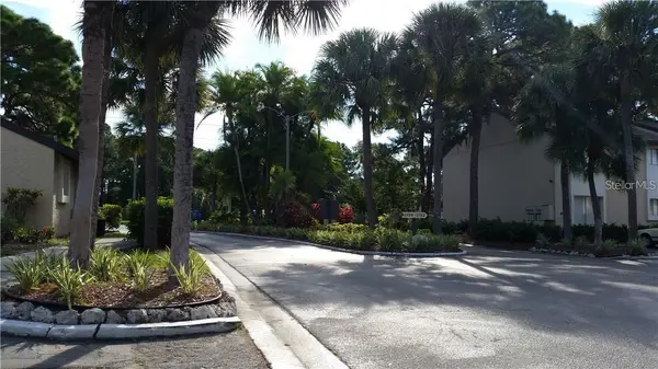 2745 HIDDEN LAKE BLVD #D, Sarasota, FL 34237