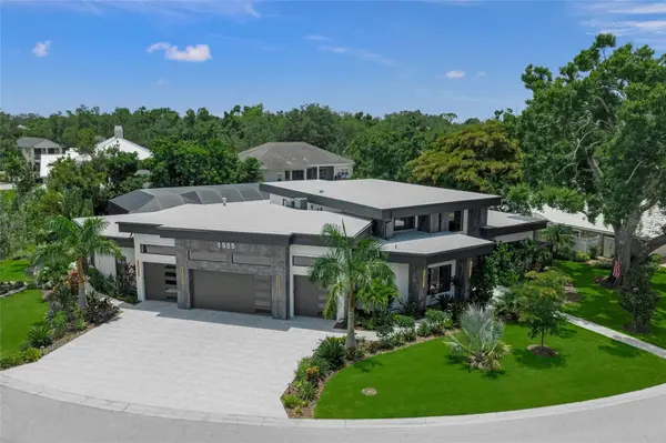 1555 EASTBROOK DR, Sarasota, FL 34231