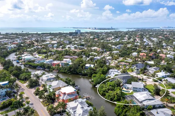430 ISLAND CIR, Sarasota, FL 34242