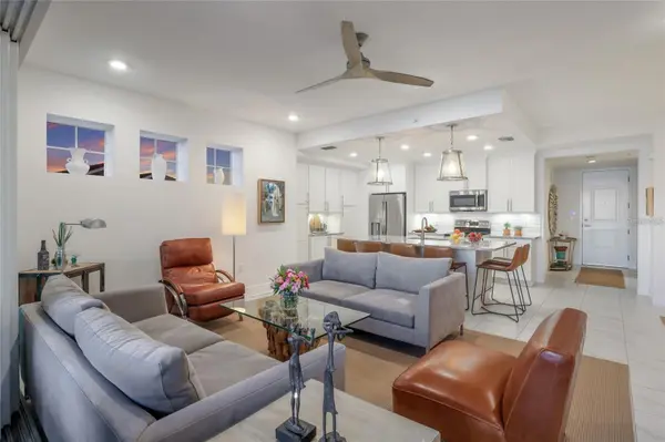 376 ARUBA CIR #203, Bradenton, FL 34209