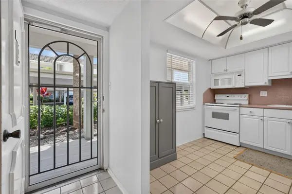 4390 EXETER DR #107, Longboat Key, FL 34228