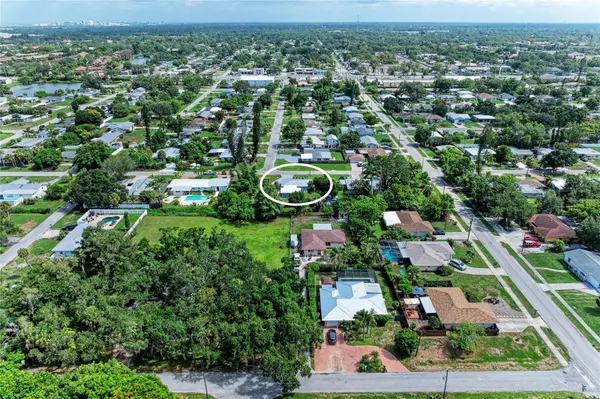 3138 WILLIAMSBURG ST, Sarasota, FL 34231