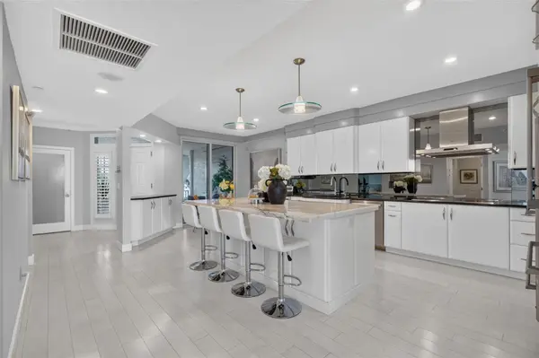 1280 DOLPHIN BAY WAY #402, Sarasota, FL 34242