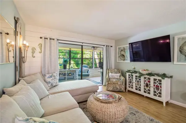 218 PINENEEDLE DR #218, Bradenton, FL 34210
