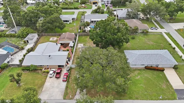 2173 FIESTA DR, Sarasota, FL 34231