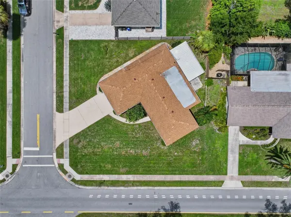 2711 GULF GATE DR, Sarasota, FL 34231