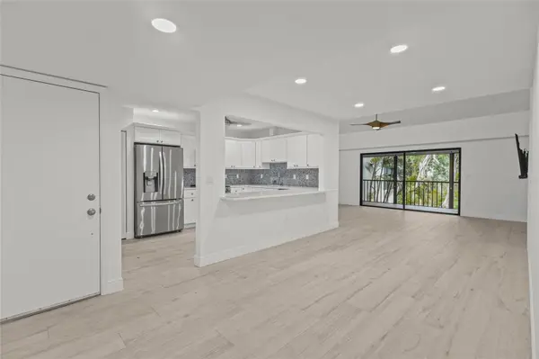 1508 PELICAN COVE RD #235, Sarasota, FL 34231