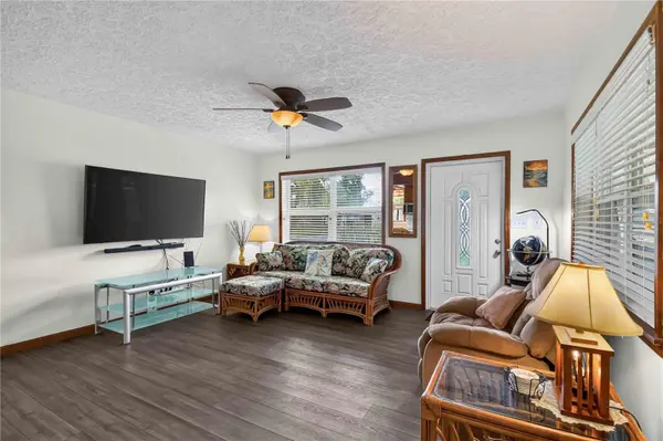 4704 PARK ACRES DR, Bradenton, FL 34207
