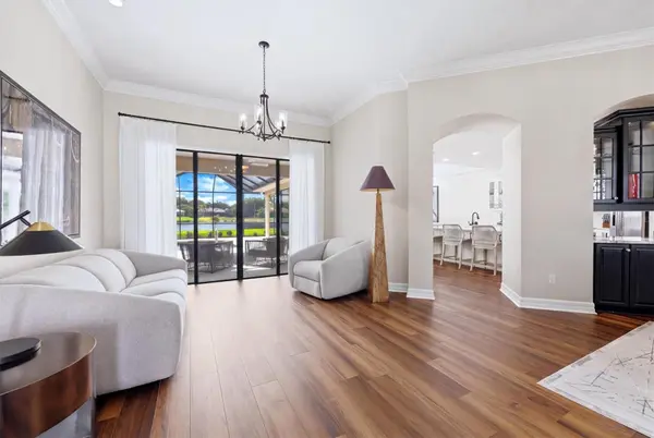 6915 HONEYSUCKLE TRL, Lakewood Ranch, FL 34202