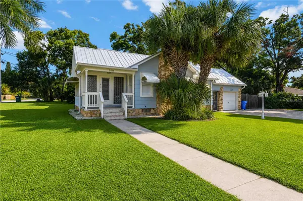 2016 VIRGINIA DR, Bradenton, FL 34205