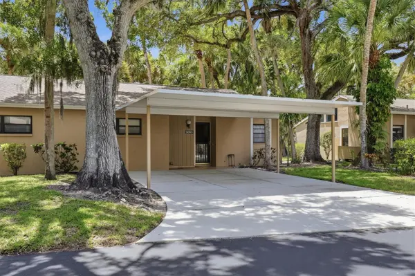 5063 VILLAGE GARDENS DR #9, Sarasota, FL 34234