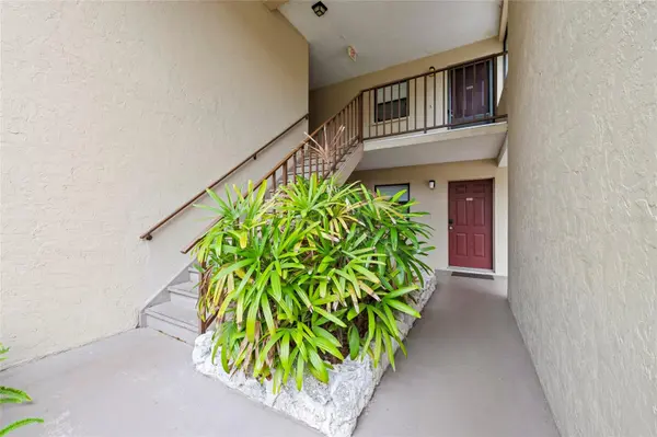 7217 CLOISTER DR #203, Sarasota, FL 34231