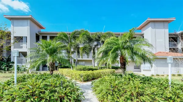9320 CLUBSIDE CIR #2205, Sarasota, FL 34238