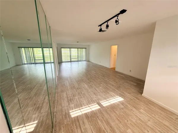 7880 PALM AIRE LN #203, Sarasota, FL 34243